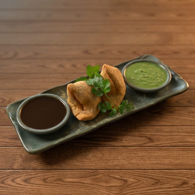 VEG SAMOSA (2 PCS).